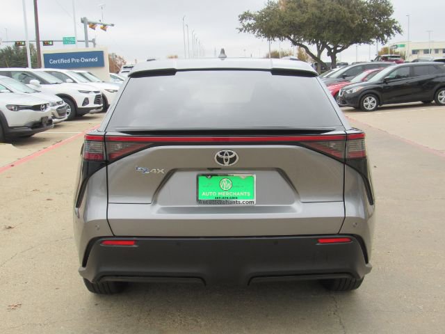 Used 2023 Toyota bZ4X XLE w/ Weather Package image 10