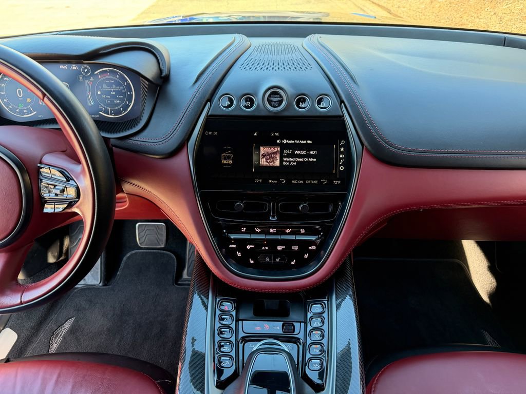 Used 2021 Aston Martin DBX image 10