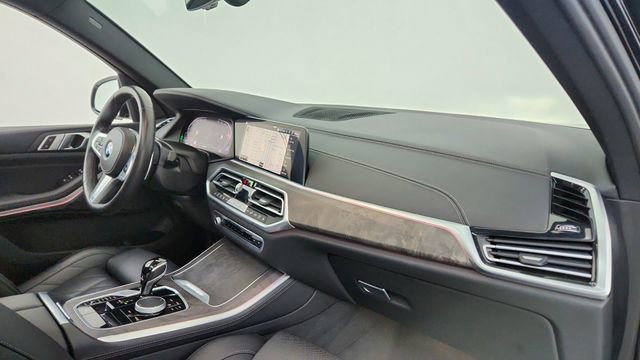 Used 2023 BMW X5 xDrive40i w/ M Sport Package image 22