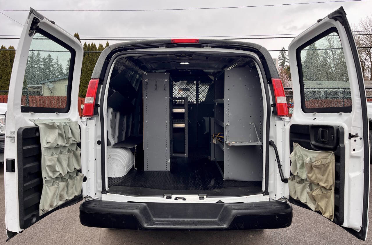 Used 2016 Chevrolet Express 2500 image 20