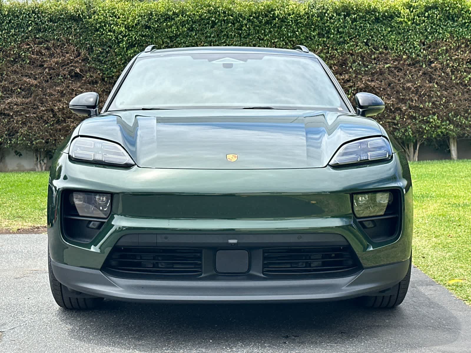 New 2026 Porsche Macan Electric RWD image 11