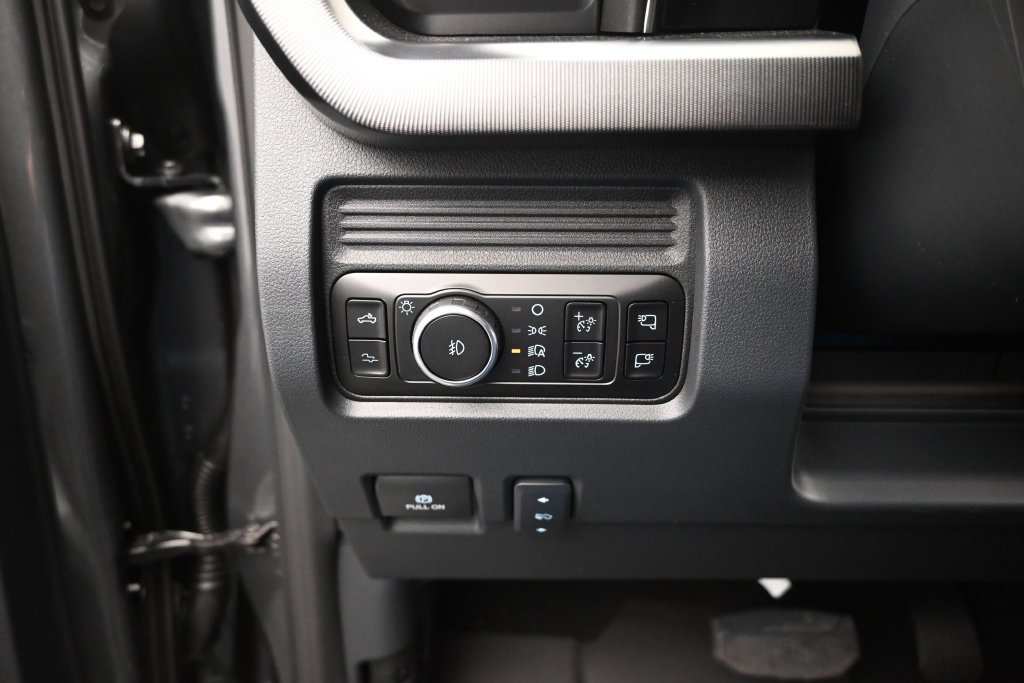 New 2026 Ford F250 Platinum AWD/4WD image 12
