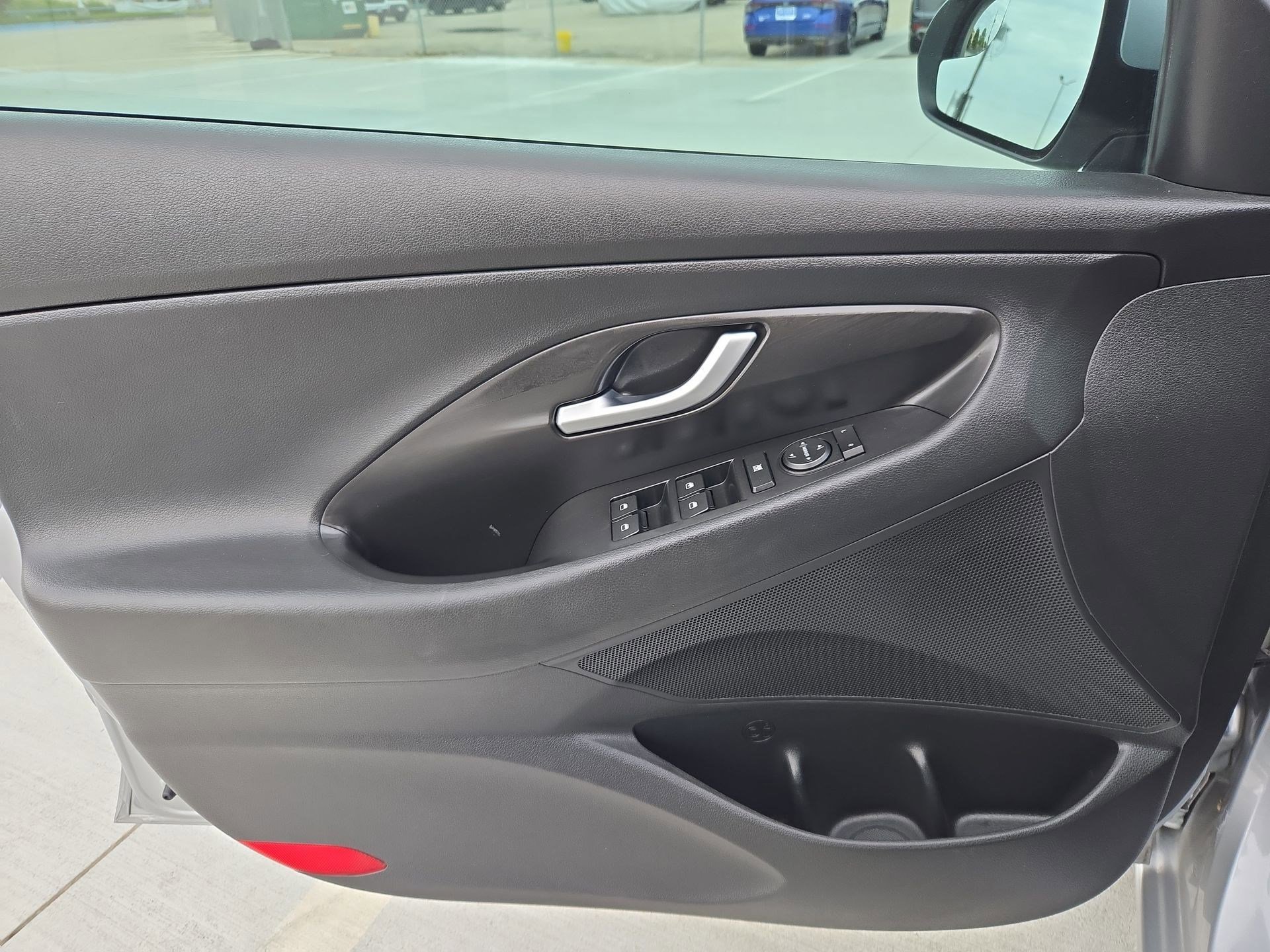 Used 2020 Hyundai Elantra GT image 12