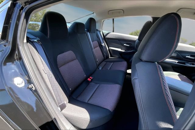 New 2027 Nissan Sentra SR w/ Floor Mat Package FWD image 9