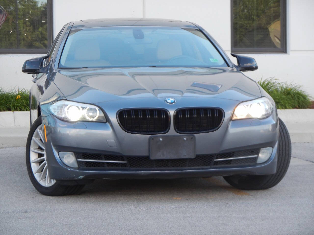Used 2011 BMW 535i xDrive Sedan AWD/4WD image 6