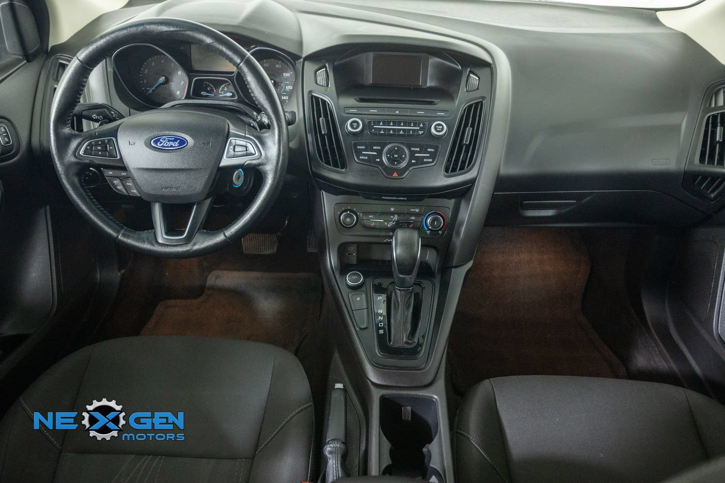Used 2017 Ford Focus SE w/ SE Sport Package FWD image 27
