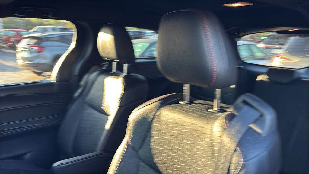 Used 2025 Toyota Sienna XSE FWD image 27