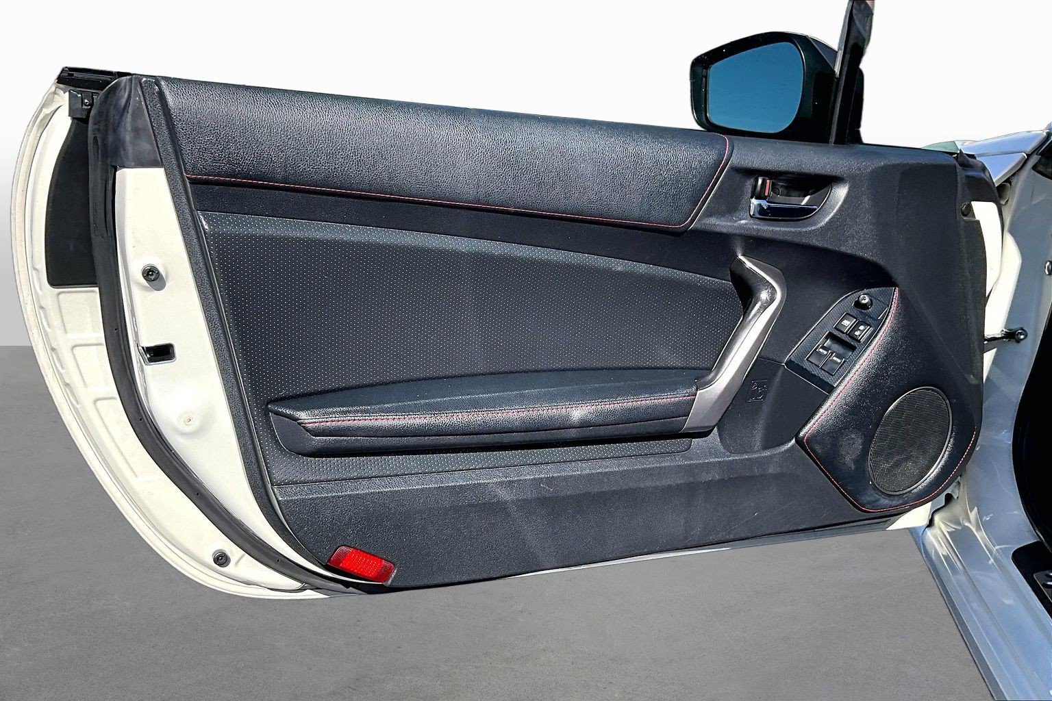 Used 2015 Scion FR-S RWD image 17