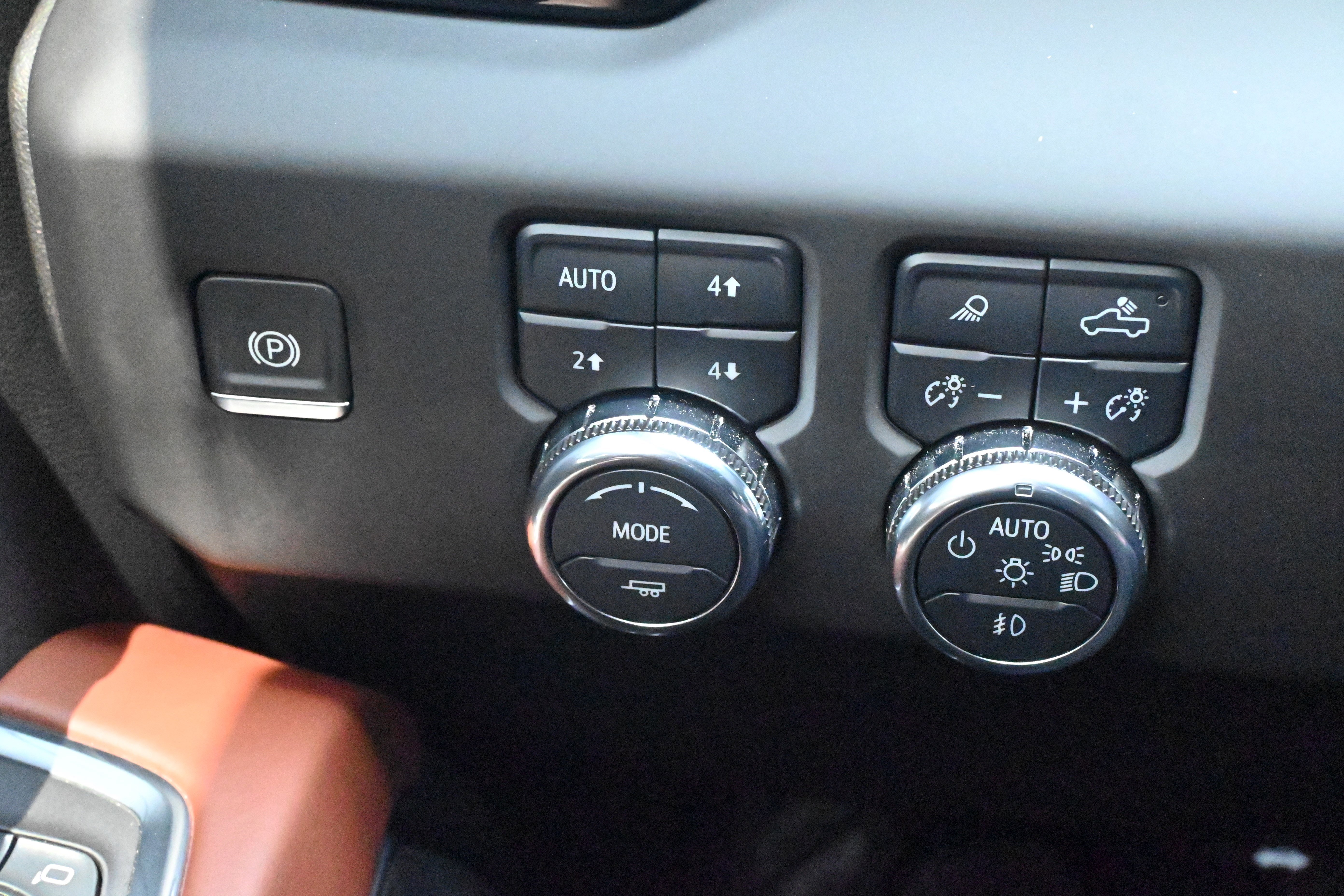 Used 2025 GMC Sierra 2500 Denali Ultimate w/ Max Trailering Package image 21