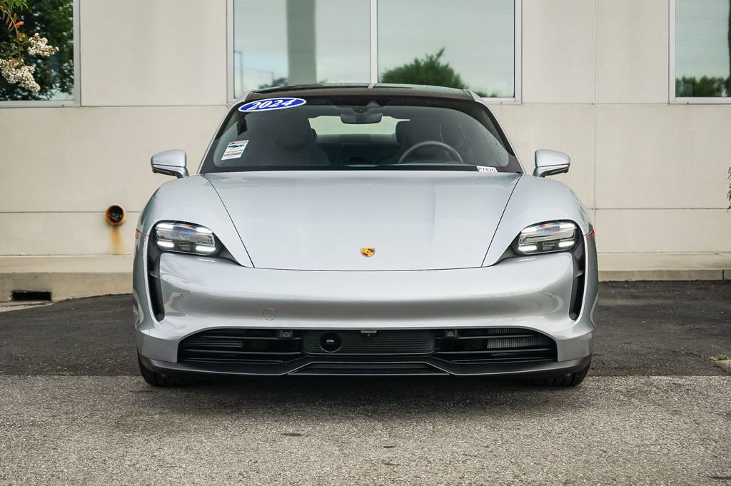 Used 2024 Porsche Taycan image 2