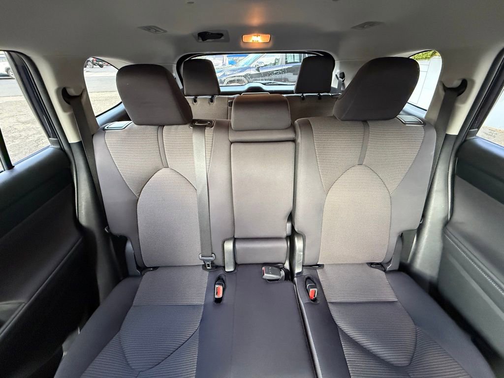 Certified 2025 Toyota Highlander LE image 19