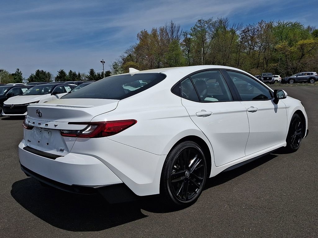 Used 2025 Toyota Camry SE w/ Convenience Package FWD image 6
