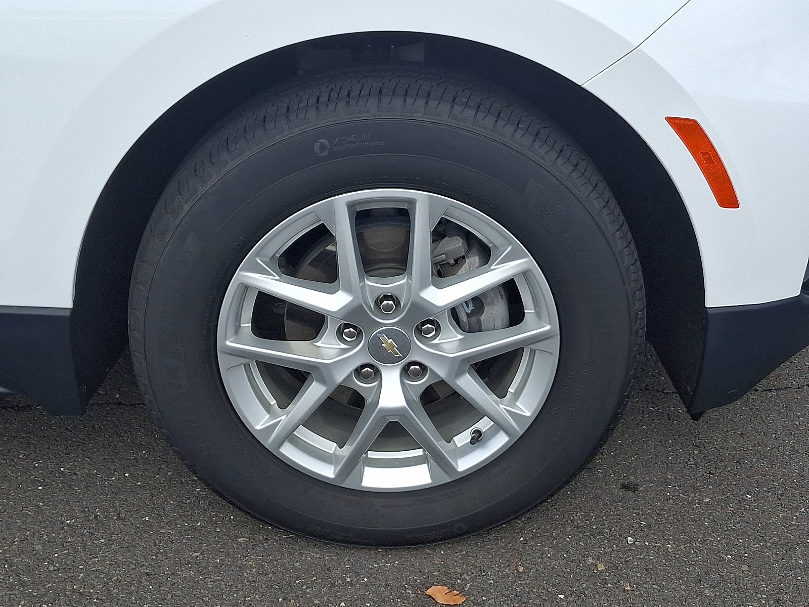 Used 2024 Chevrolet Equinox LT FWD image 8