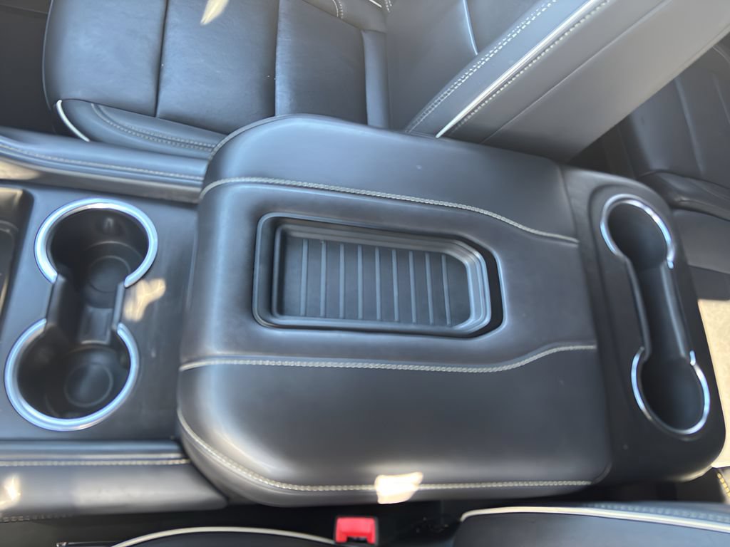 Used 2024 GMC Yukon SLT AWD/4WD image 15