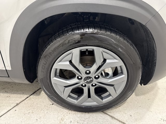 Certified 2026 Kia Seltos LX FWD image 28