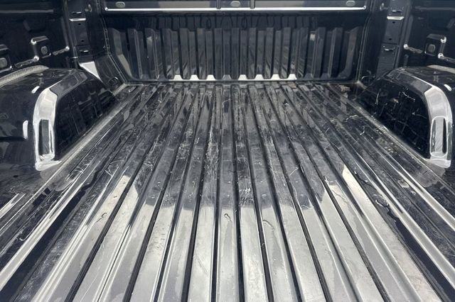 Used 2025 GMC Sierra 1500 SLT image 17