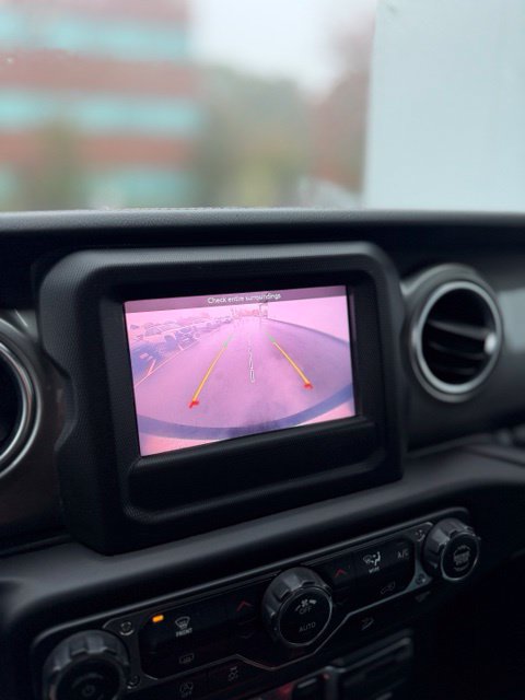 Used 2019 Jeep Wrangler Unlimited Sahara AWD/4WD image 11