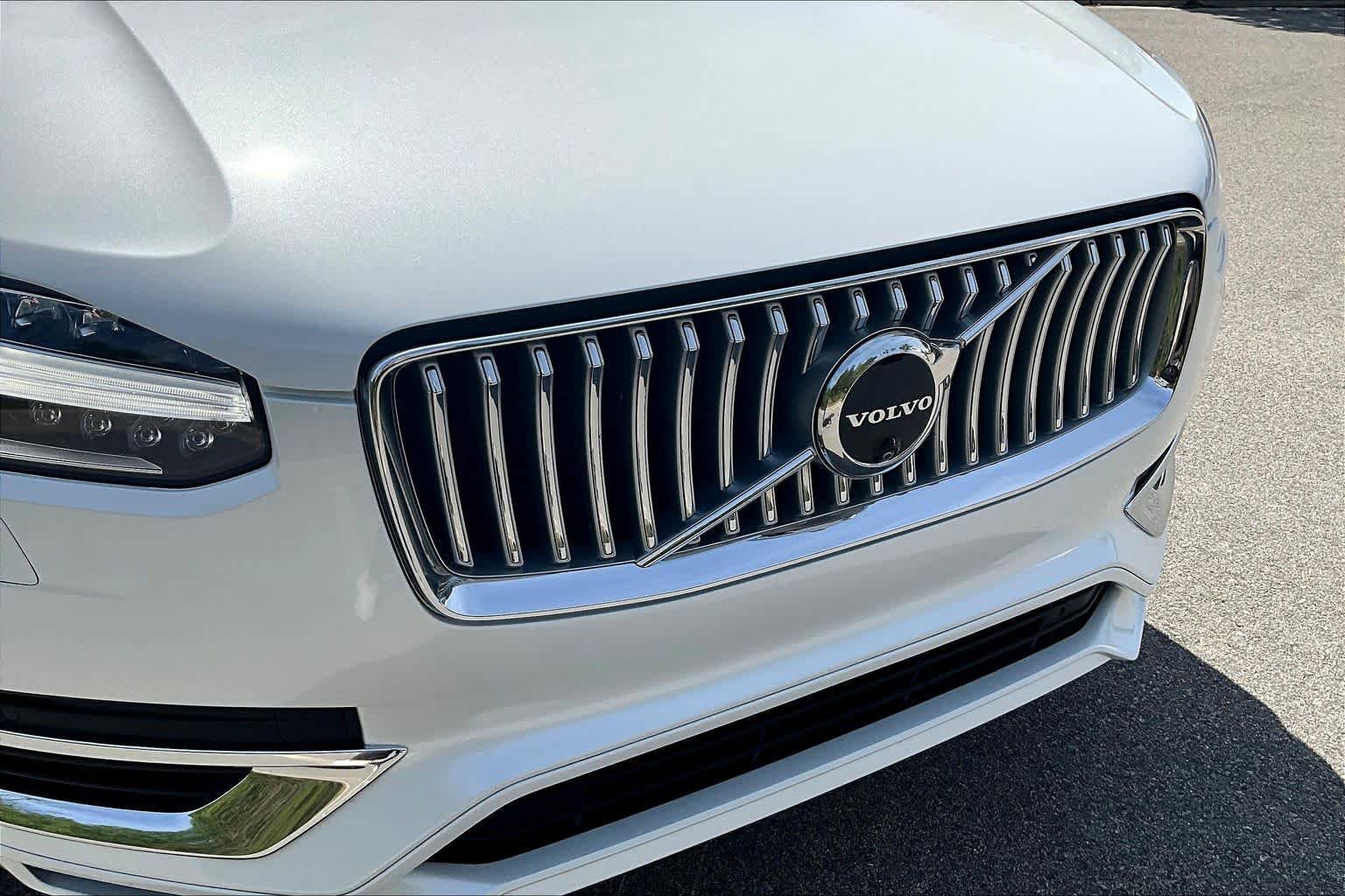 Used 2024 Volvo XC90 B6 Plus w/ Protection Package Premier image 32