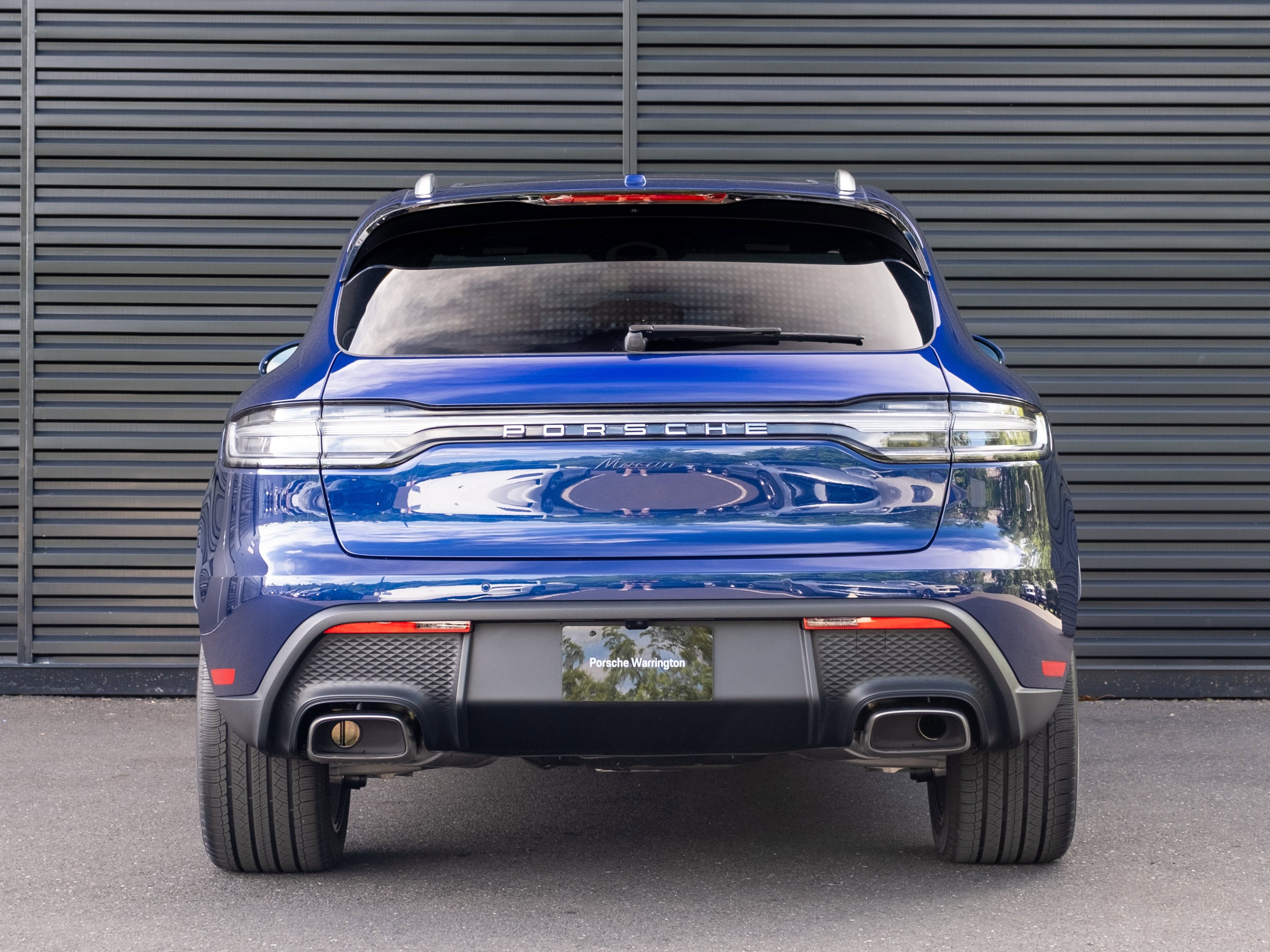 Certified 2025 Porsche Macan image 7