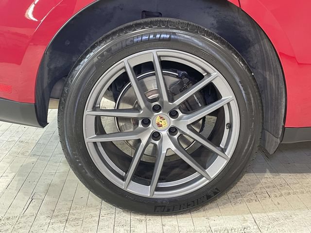 Certified 2023 Porsche Macan Turbo AWD/4WD image 12
