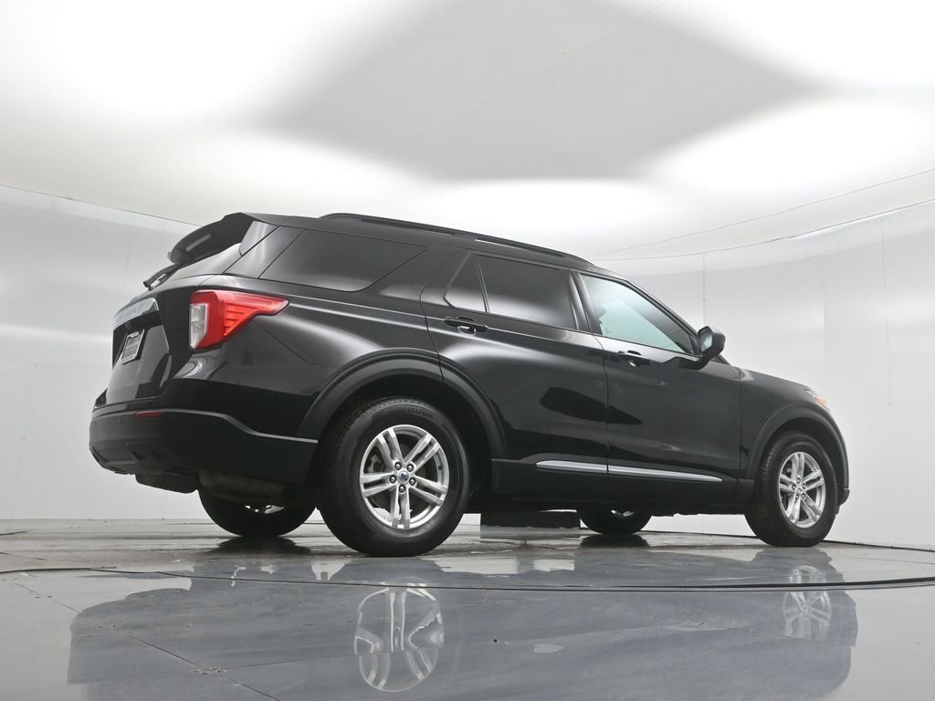 Certified 2022 Ford Explorer XLT image 49