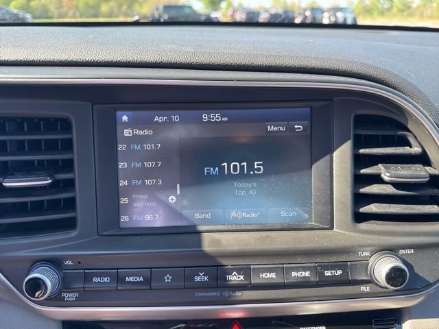 Used 2020 Hyundai Elantra SEL image 29