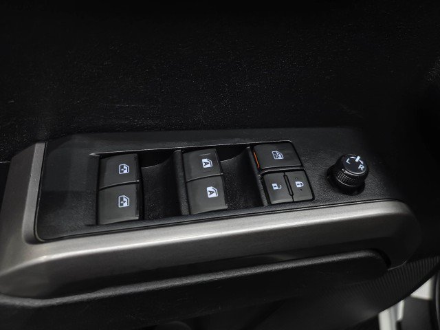 Used 2023 Toyota Tacoma SR5 AWD/4WD image 32