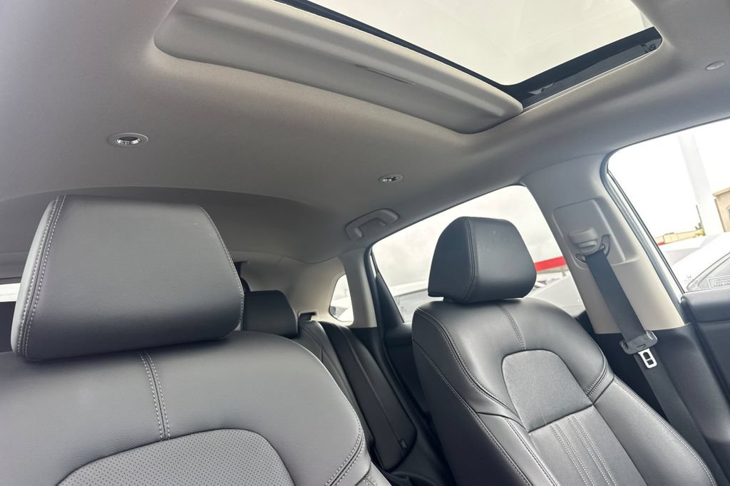 Certified 2025 Honda HR-V EX-L image 19