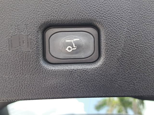 Used 2022 Lincoln Nautilus Reserve FWD image 8