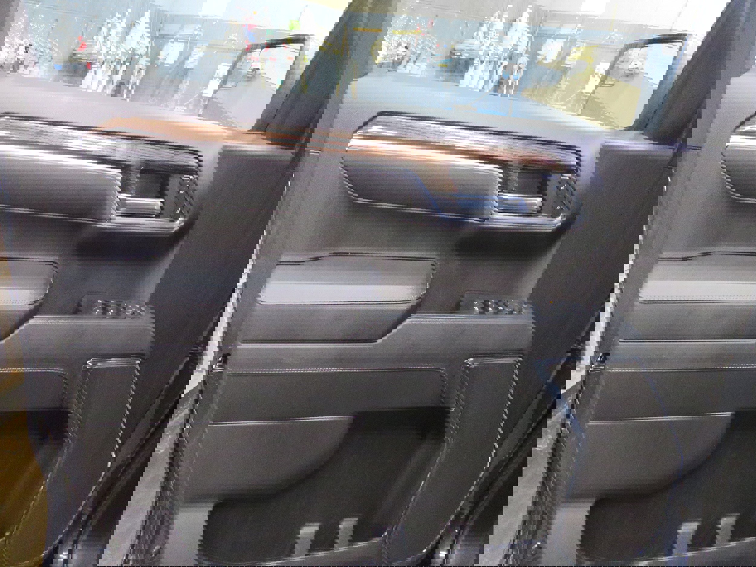 Used 2023 Chevrolet Silverado 1500 LT image 14