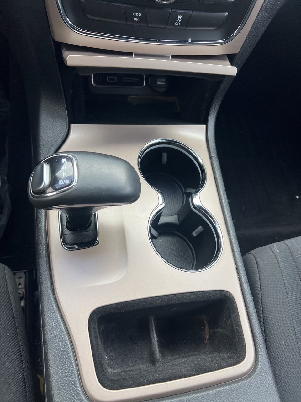 Used 2014 Jeep Grand Cherokee Laredo w/ 18" Wheel & 8.4" Radio Group image 31