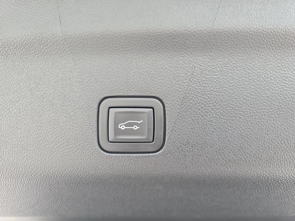 Certified 2024 Chevrolet Tahoe High Country AWD/4WD image 14