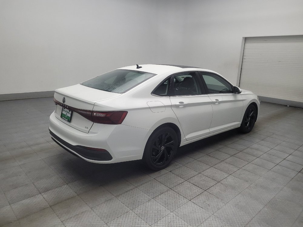 Used 2025 Volkswagen Jetta SE w/ Sunroof Package FWD image 10