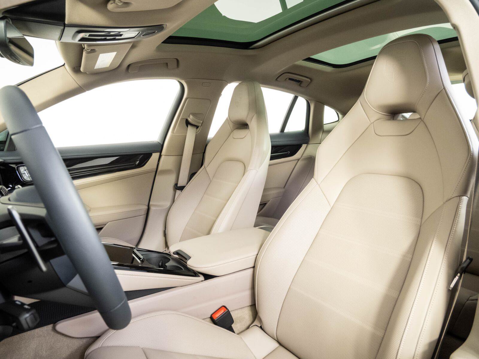 Certified 2026 Porsche Panamera 4 AWD/4WD image 5