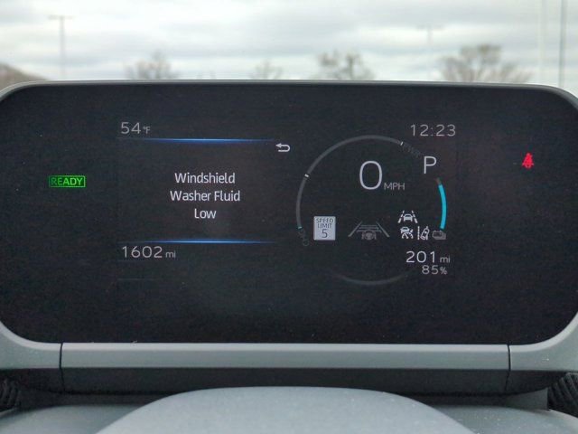 Used 2025 Toyota bZ4X FWD image 11