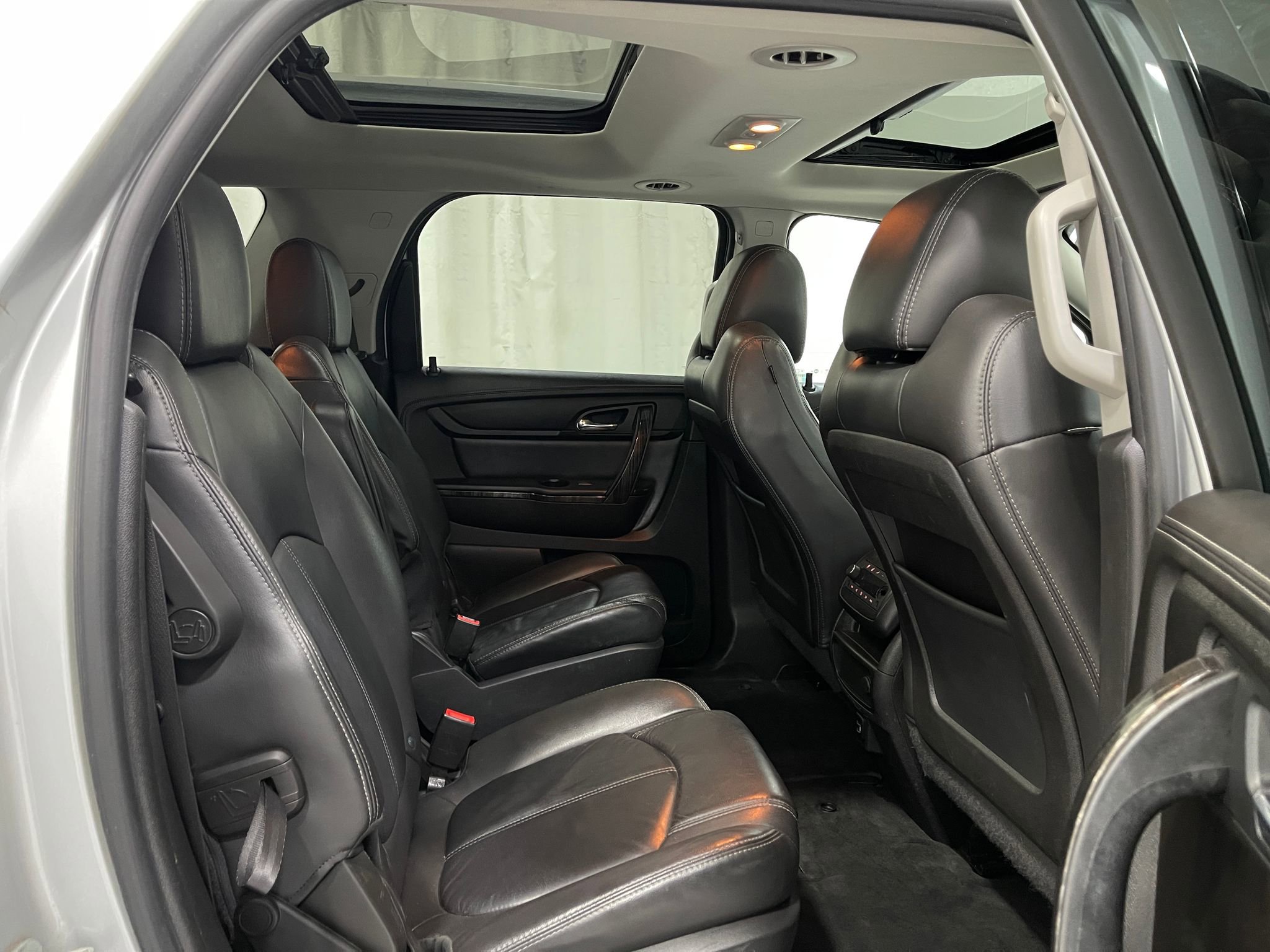 Used 2017 GMC Acadia Limited SLT FWD image 32