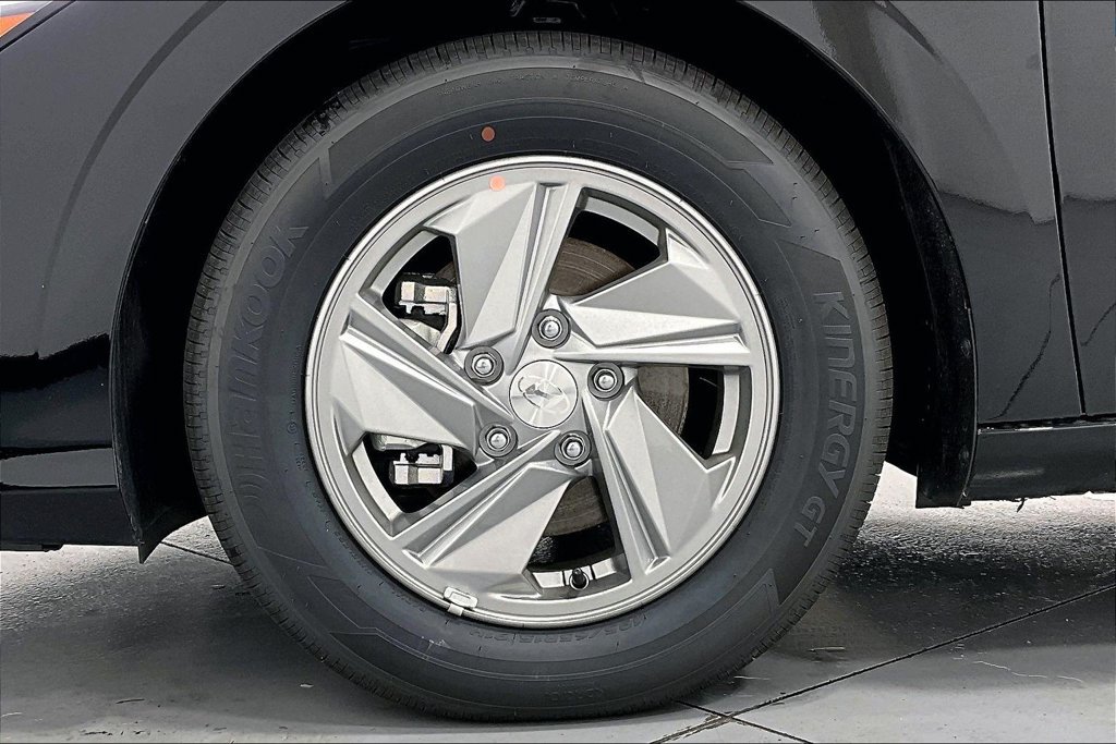 New 2026 Hyundai Elantra SE FWD image 27