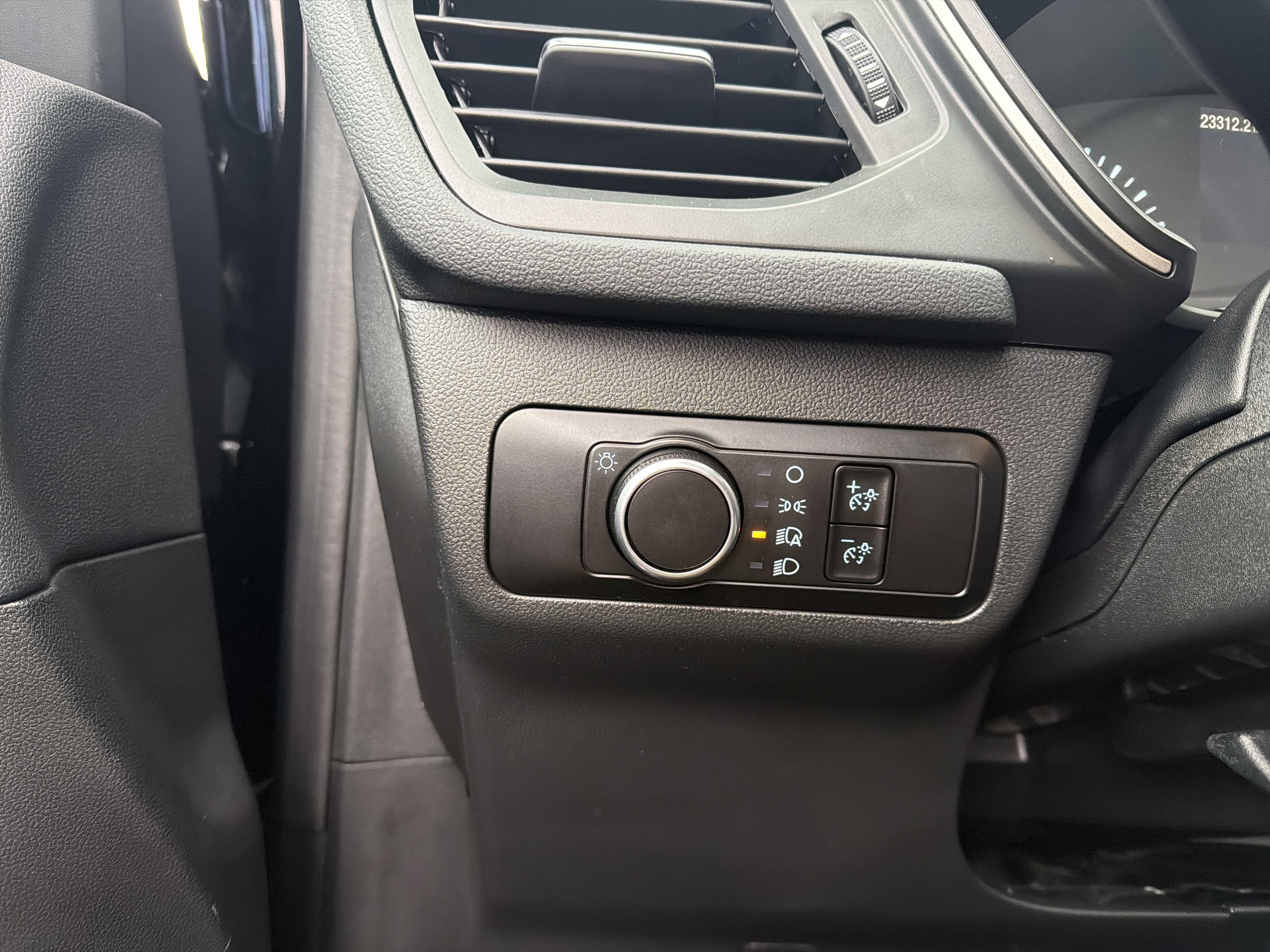 Used 2022 Ford Escape SE w/ Cold Weather Package image 14