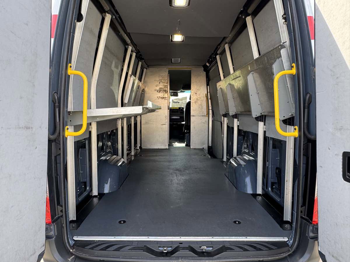 Used 2019 Mercedes-Benz Sprinter 170 image 12
