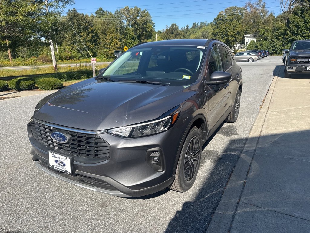 New 2024 Ford Escape SE image 3