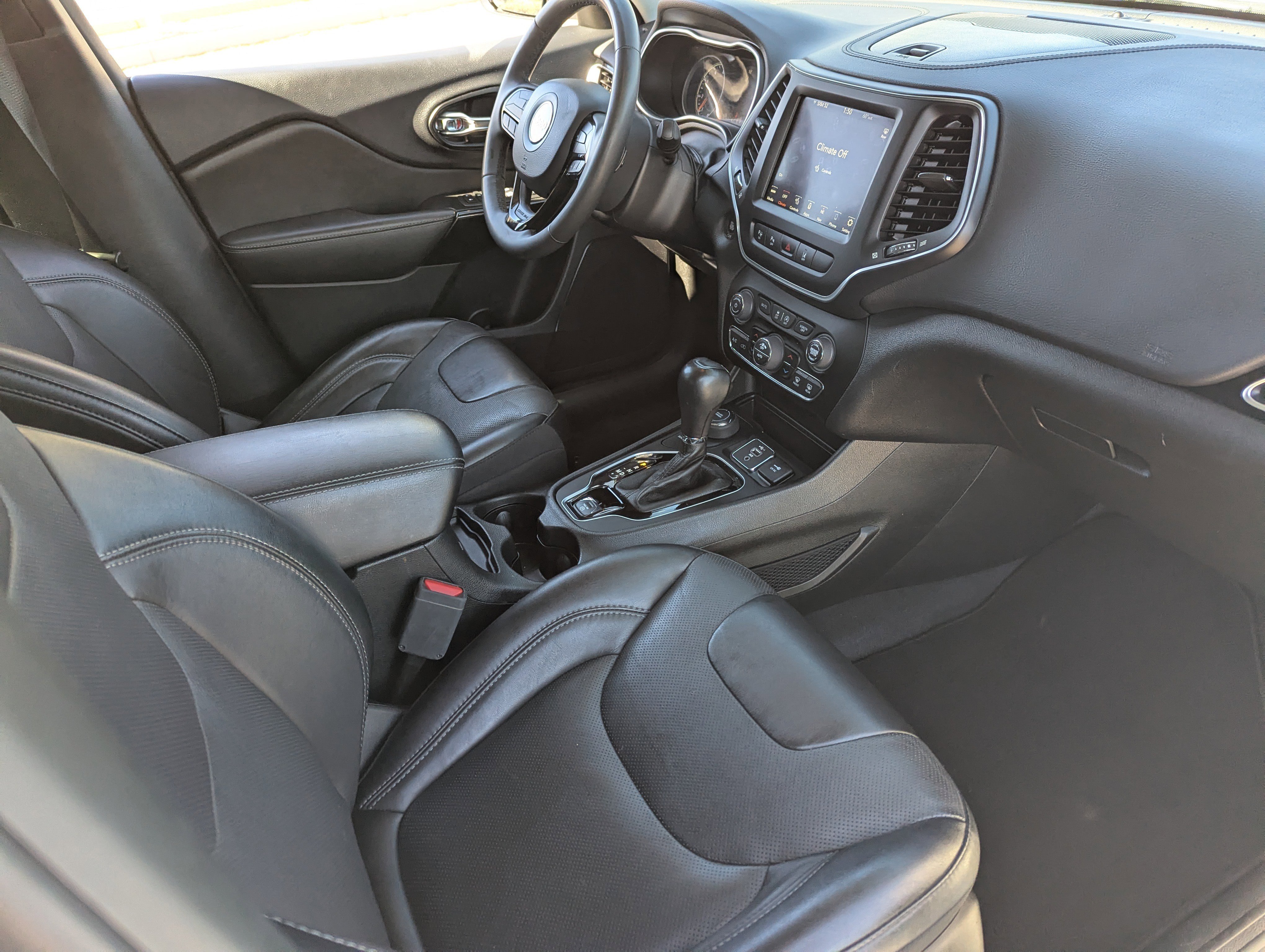 Used 2023 Jeep Cherokee Altitude Lux image 14