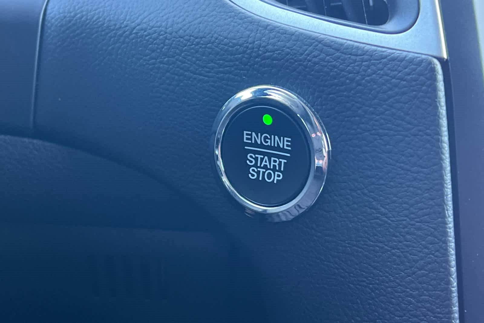 Certified 2024 Ford Edge SE w/ Black Appearance Package image 23