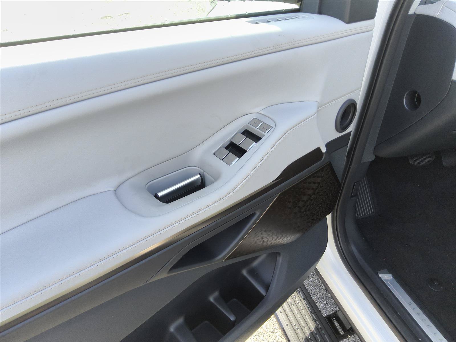New 2027 Lincoln Navigator Black Label AWD/4WD image 12