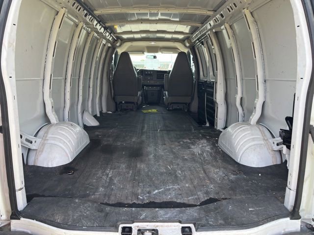 Used 2023 Chevrolet Express 2500 Extended RWD image 5