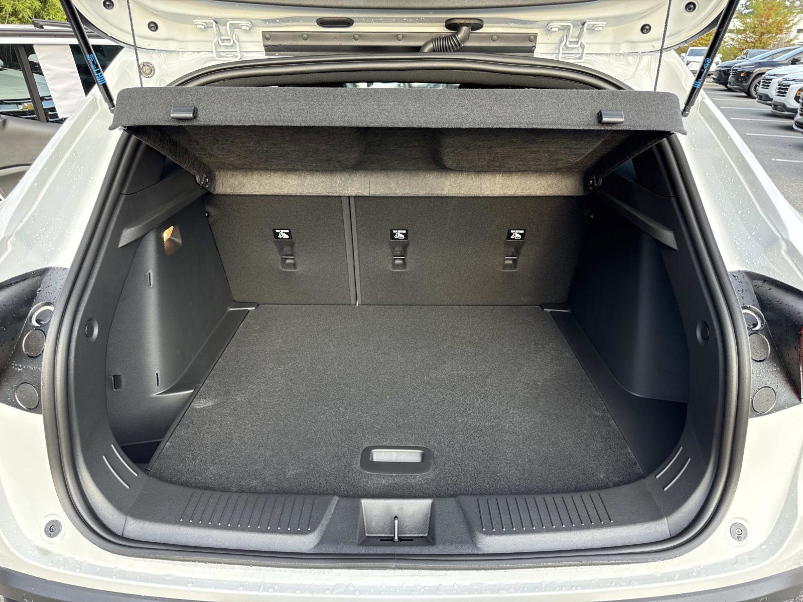 New 2026 Chevrolet Trax RS w/ Sunroof Package image 30