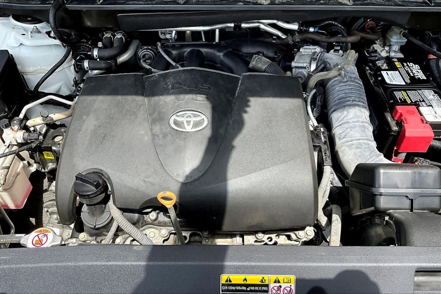 Used 2020 Toyota Highlander XLE FWD image 32