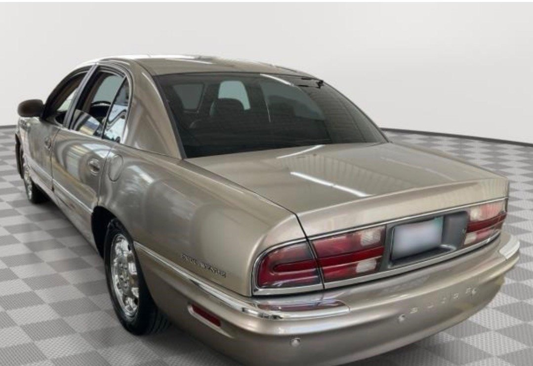 Used 2004 Buick Park Avenue w/ Prestige Feature Package FWD image 3