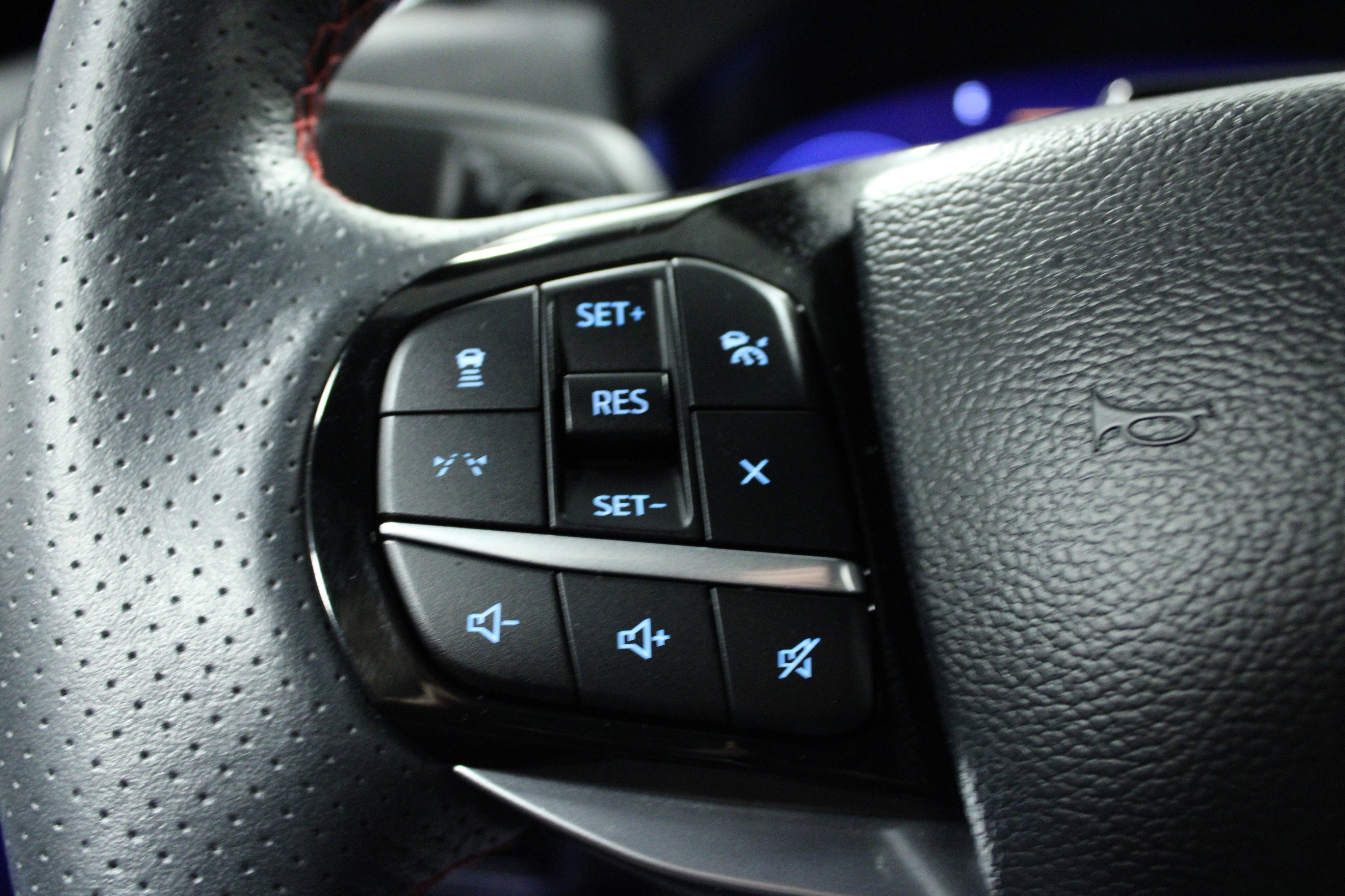 Used 2025 Ford Explorer ST image 21