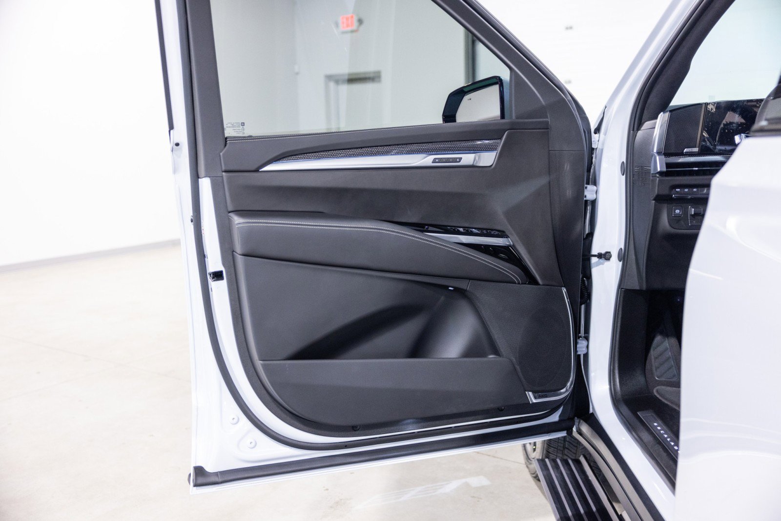Used 2026 Cadillac Escalade V w/ LPO, ONYX Package AWD/4WD image 27