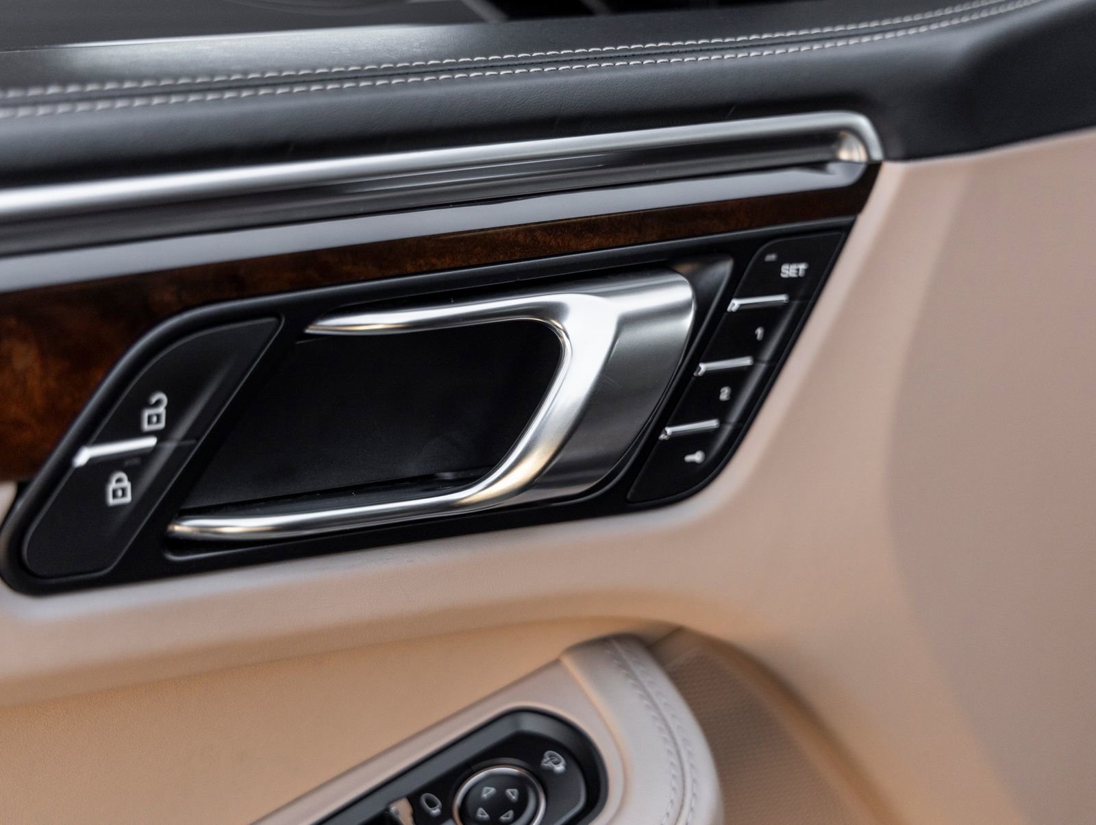 Certified 2023 Porsche Macan image 21